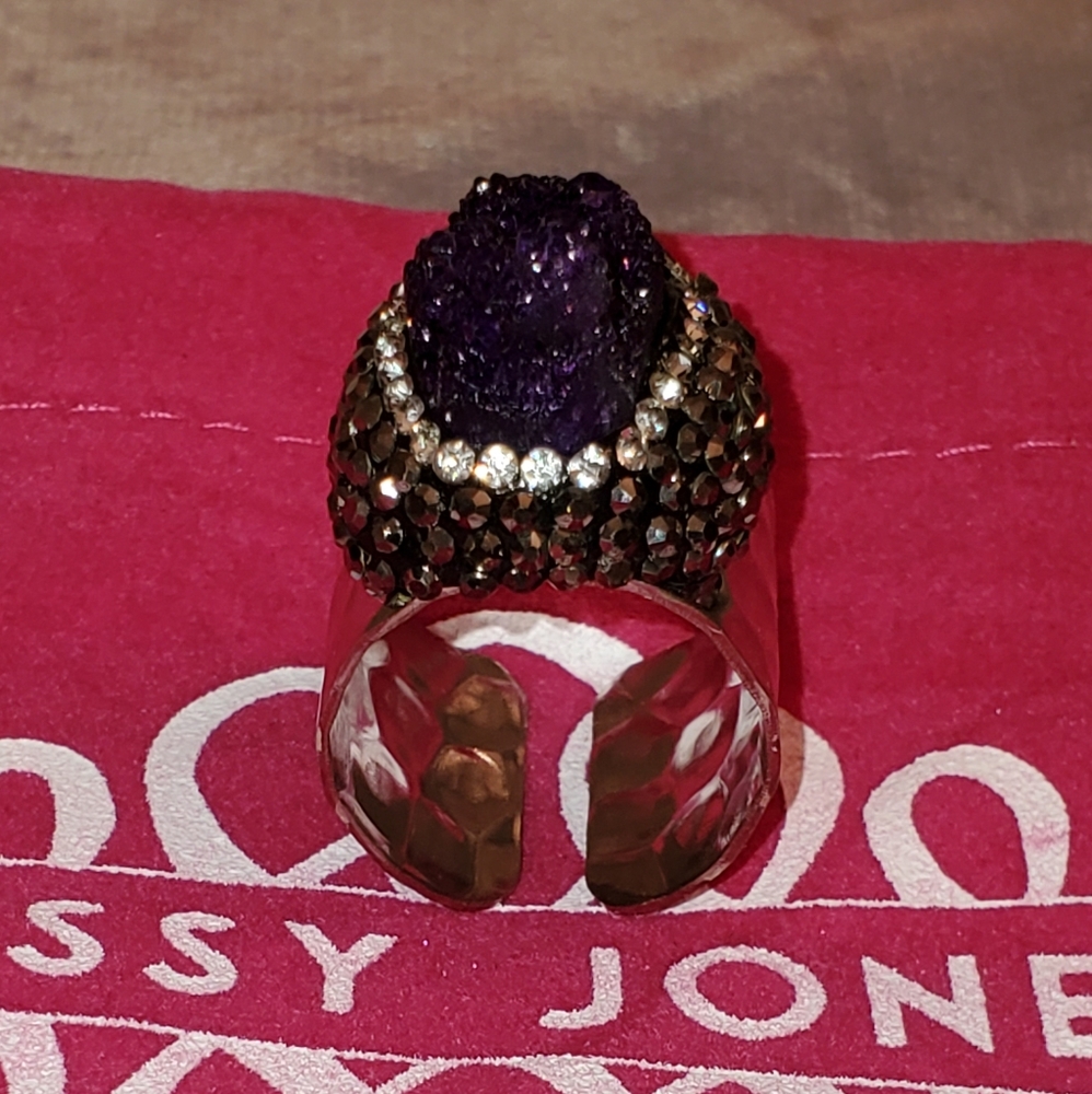 Tizani Amethyst Ring
